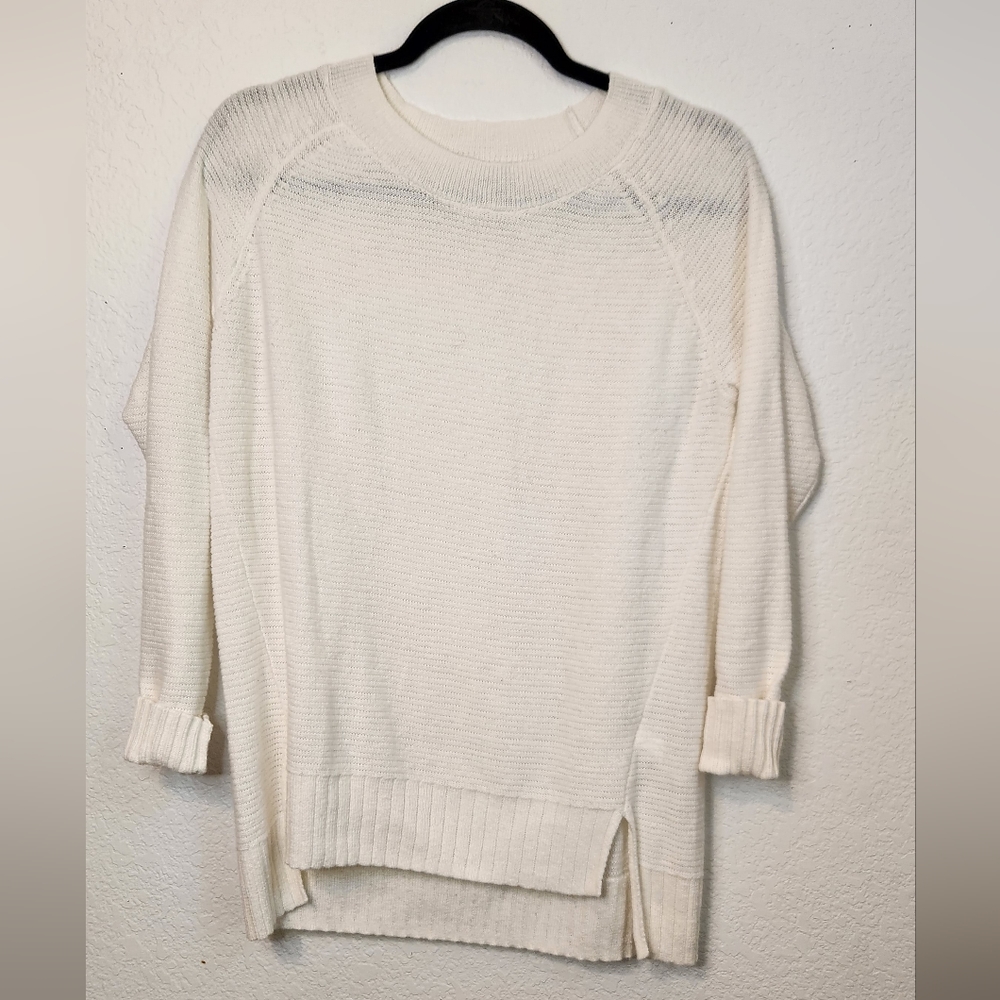 Old Navy Cream Sweater with an Asymmetrical Side Seam, Size S‎